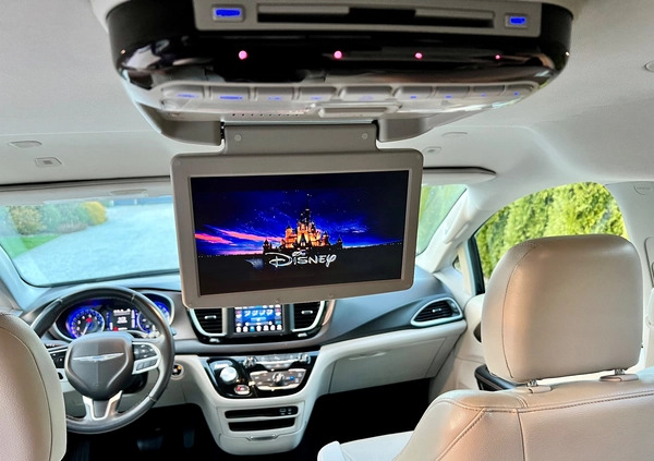 Chrysler Pacifica cena 86900 przebieg: 232231, rok produkcji 2018 z Czarne małe 781